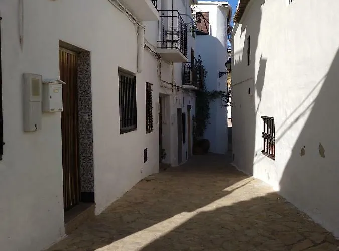La Muralla Del Castillo * Chulilla